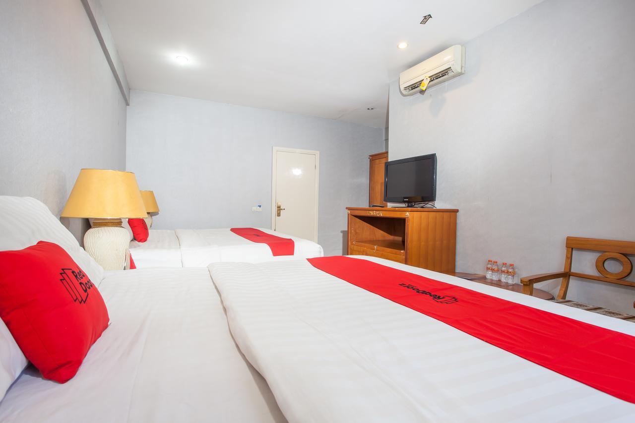 Reddoorz Plus @ Hr Muhammad Surabaya Kültér fotó