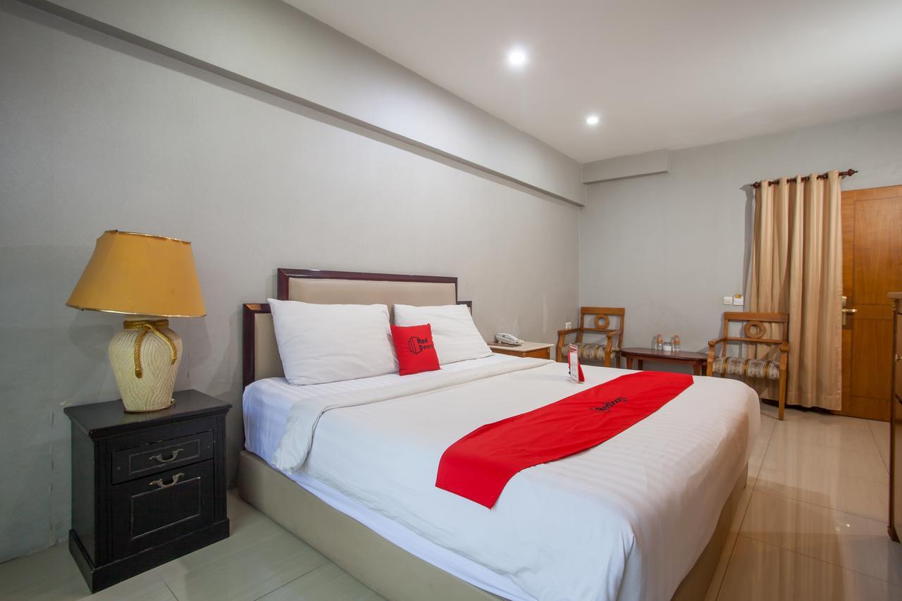 Reddoorz Plus @ Hr Muhammad Surabaya Kültér fotó