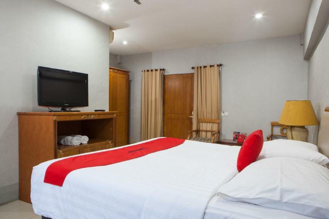 Reddoorz Plus @ Hr Muhammad Surabaya Kültér fotó